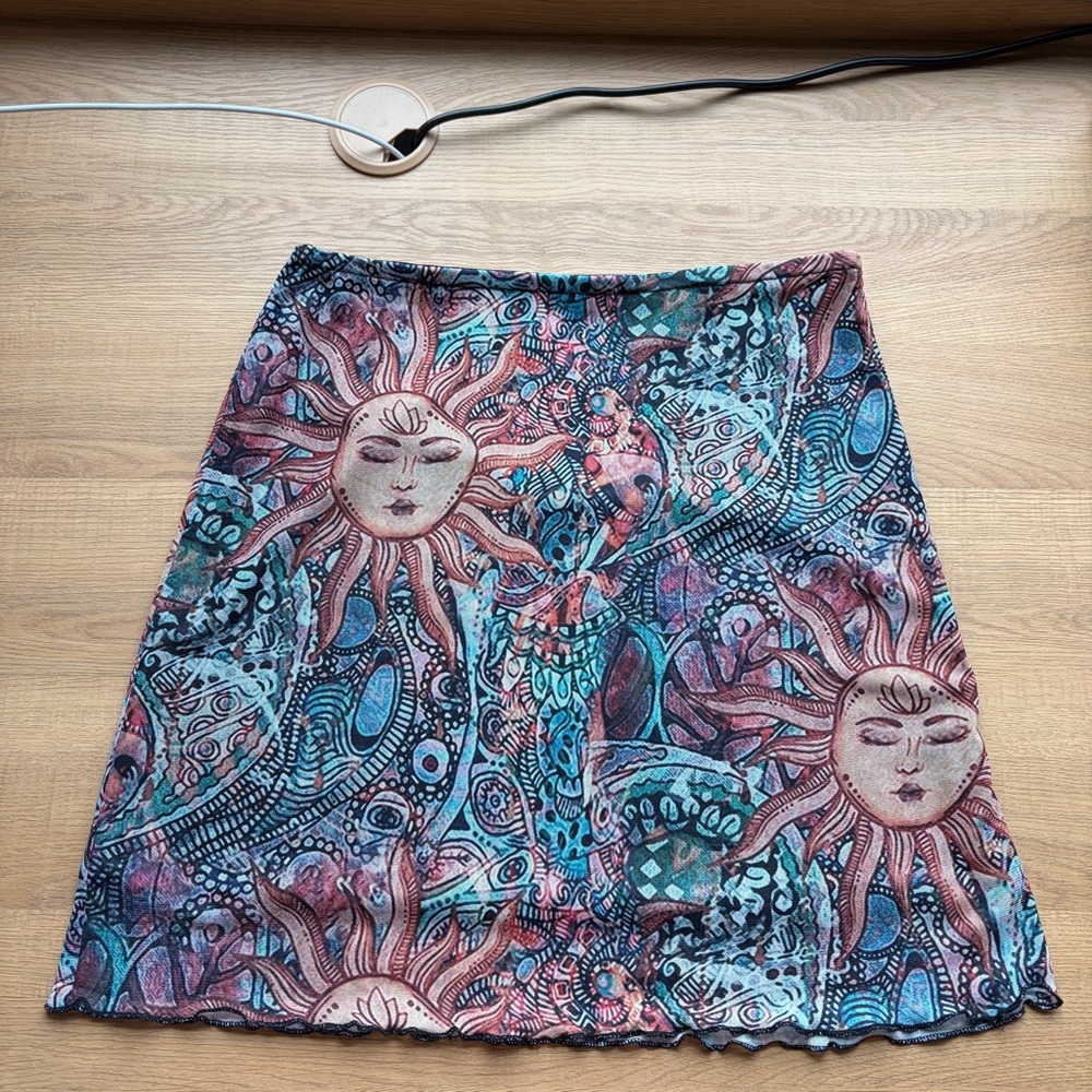 Bohemian‎ Sun & Waves Print Mini Skirt - Multicolor